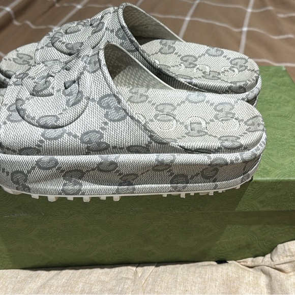 WOMEN'S SLIDE SANDAL WITH INTERLOCKING G retail $650 size 39 - Picture 2 of 6